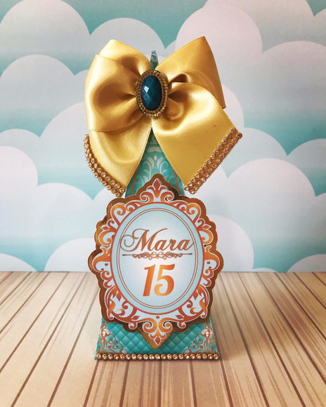 Kit 10 Caixa Pirâmide Luxo - Festa 15 Anos