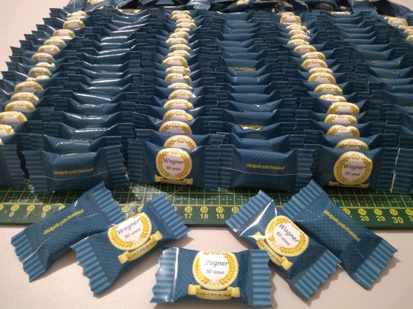 Kit 100 Balas Personalizadas 50 Anos - para Homens