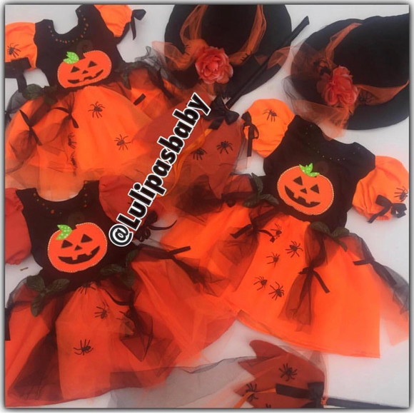 Fantasia Halloween com chapéu e vassoura