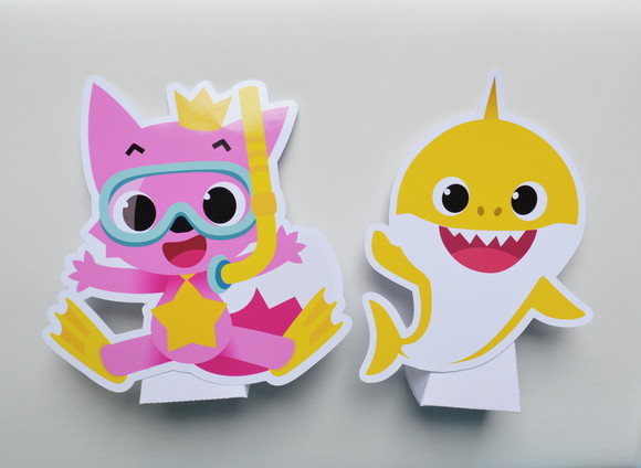 Totem de Mesa c/ Caixa Pirâmide Baby Shark