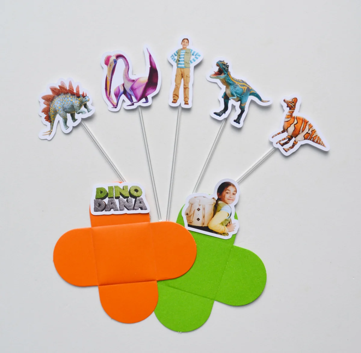 Kit Festa personalizada Dino Dana - Imagem 3