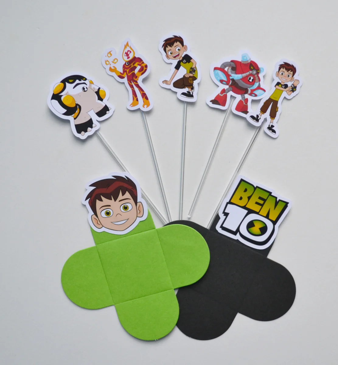 Ben 10 Combo Forminhas + Toppers - Imagem 1