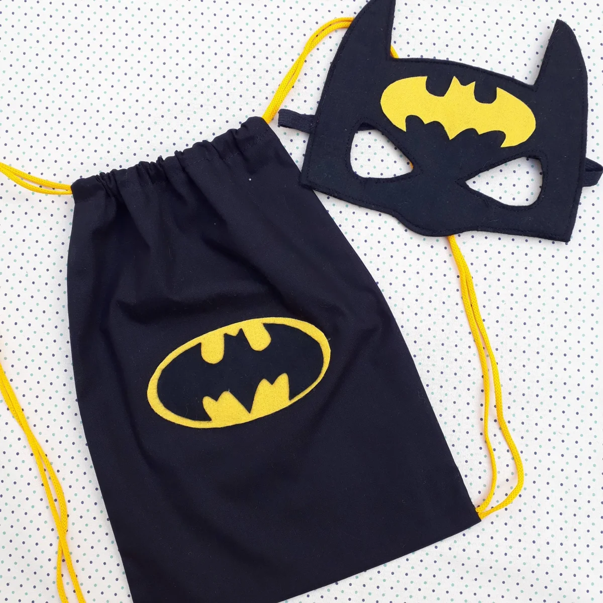 Kit Lembrancinha Batman Máscara + Mochilinha em Tecido