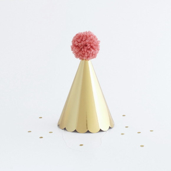 Chapeuzinho Dourado com Pompom Rosa Quente 3un