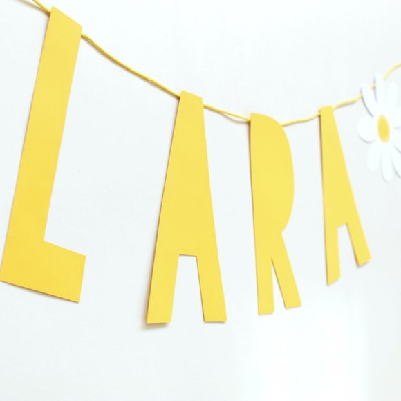 Letreiro de Papel com Nome - Amarelo - até 10 Letras - Imagem 2