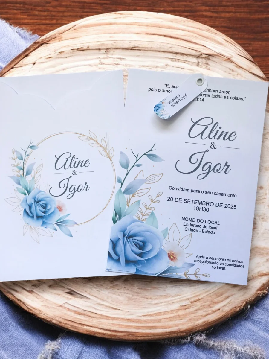 Convite de Casamento Floral Azul com Envelope Luva - Imagem 1