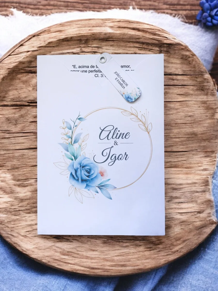 Convite de Casamento Floral Azul com Envelope Luva - Imagem 2