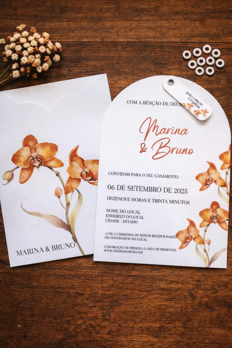 Convite de Casamento em Arco com Orquídeas Terracota, Envelope Luva, Tag e Ilhós Artesanal - Imagem 1
