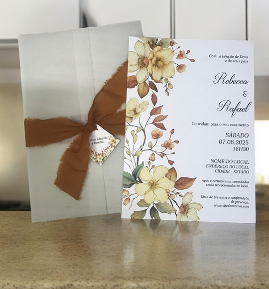 Convite de Casamento Floral Terracota com Envelope Vegetal e Fita Artesanal - Imagem 3