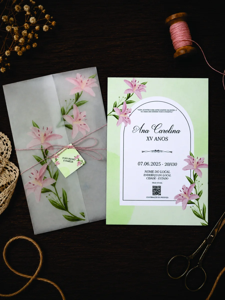 Convite de 15 Anos Floral Rosa com arco e Papel Vegetal - Imagem 1