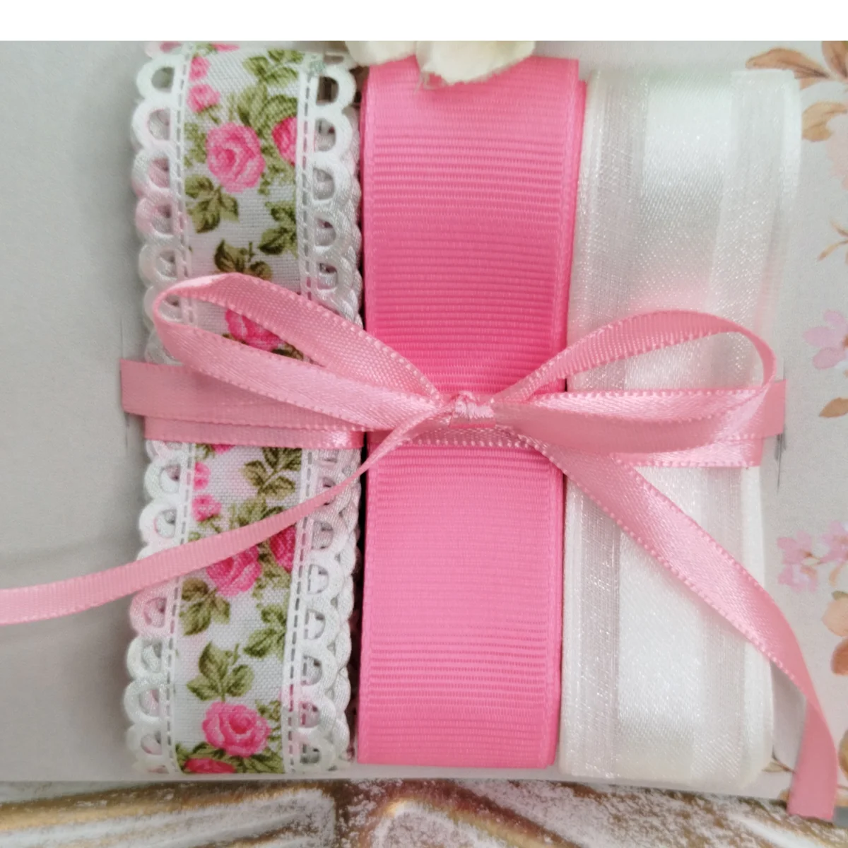 Kit de Fitas Floral Rosa e Branca — Poliéster Estampada, Gorgurão e Voil com Cetim - Imagem 3