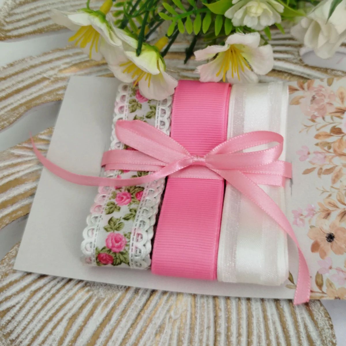 Kit de Fitas Floral Rosa e Branca — Poliéster Estampada, Gorgurão e Voil com Cetim - Imagem 4