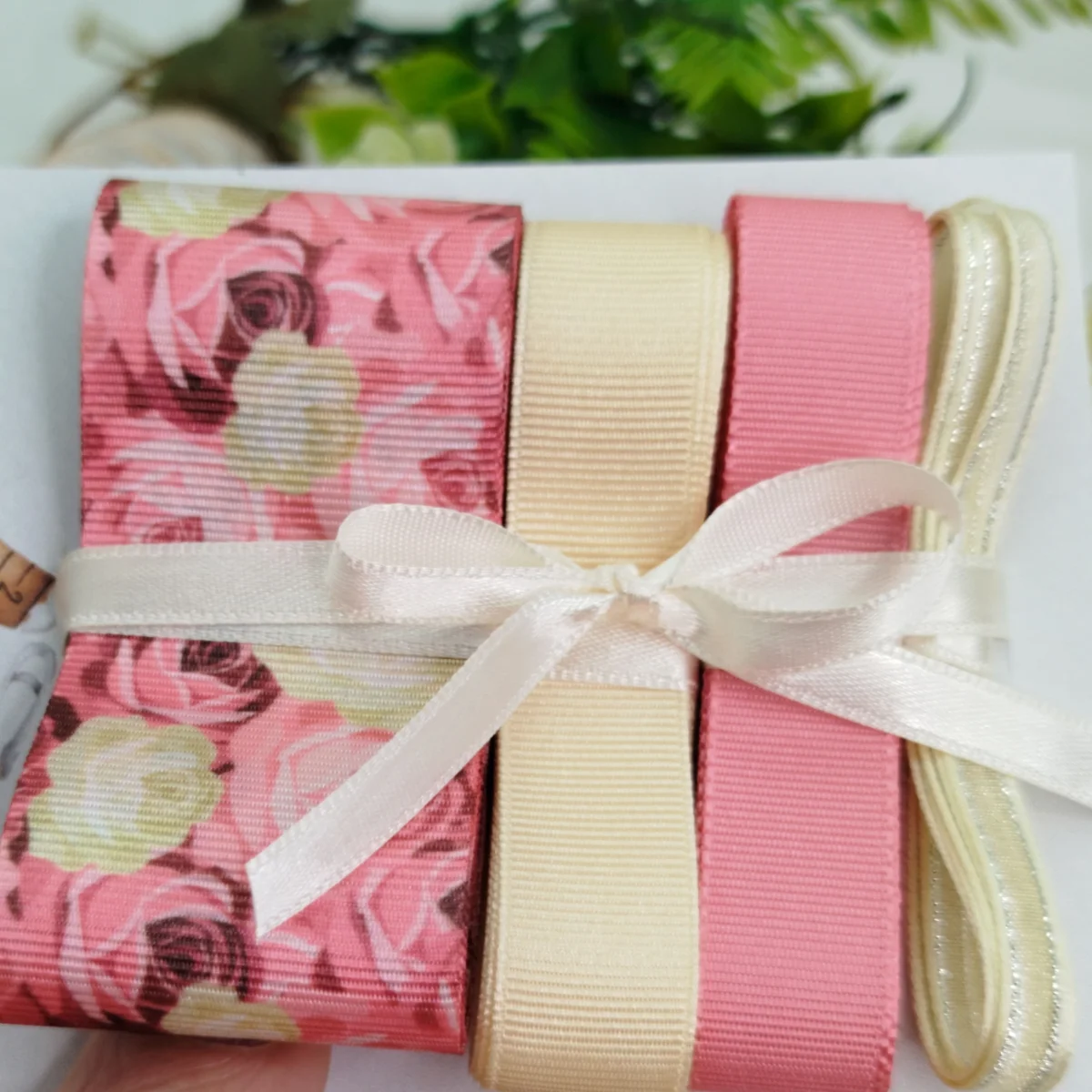 Kit de Fitas Floral Rosas — Gorgurão Estampado, Baunilha, Rosa e Voil Marfim