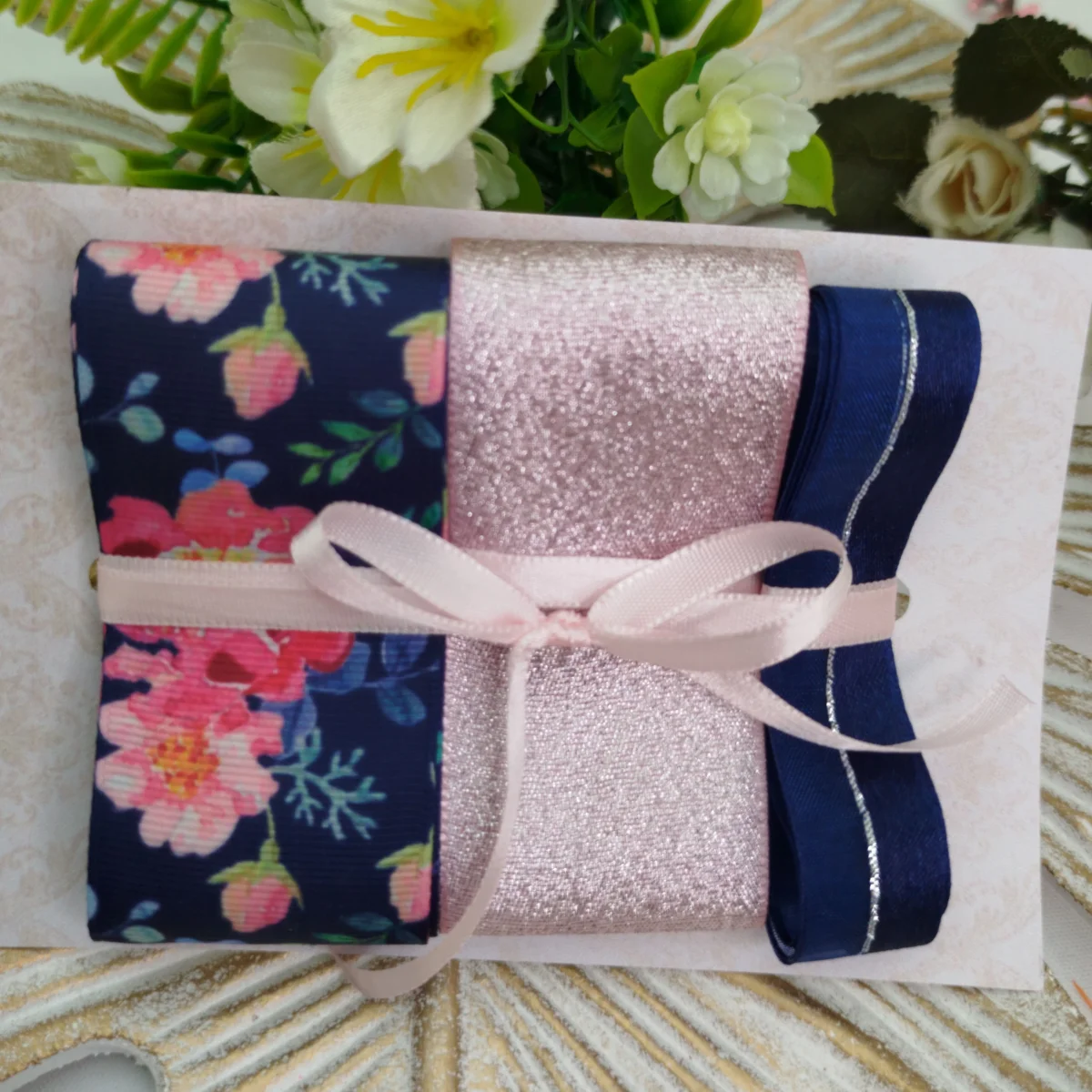 Kit de Fitas Floral Azul Marinho — Gorgurão Estampado, Lurex Rosa Chá e Voil