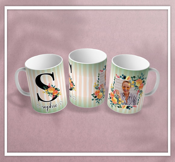 Caneca Personalizada de Porcelana Alfabética Floral