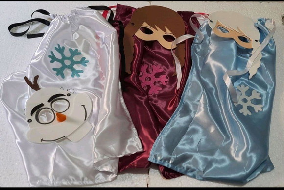 Máscara e Capa de Cetim Frozen - Imagem 2