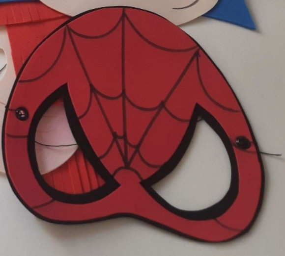 Kit 22 Máscaras Homem Aranha e Lobo Mau - Imagem 2