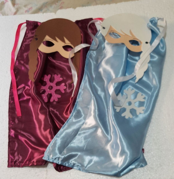 Capas de Cetim e Máscaras Frozen Elsa, Anna e Olaf - Imagem 3