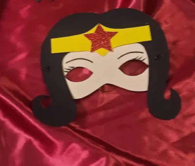 Máscaras Mulher Maravilha em eva