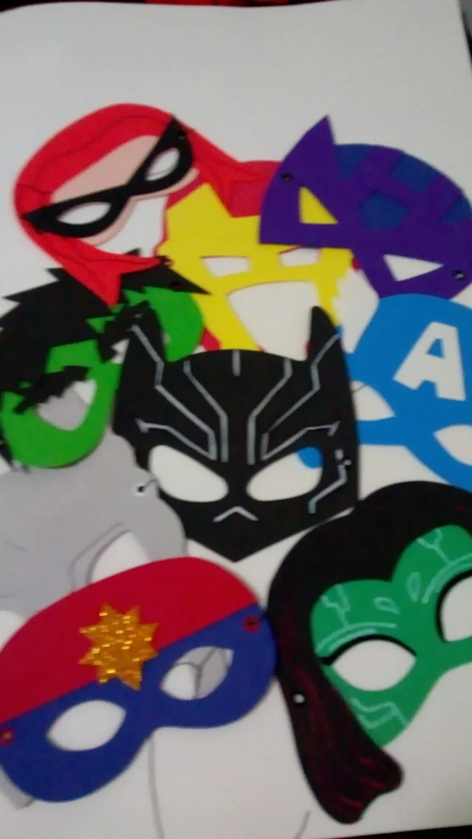 Máscaras Vingadores em Eva