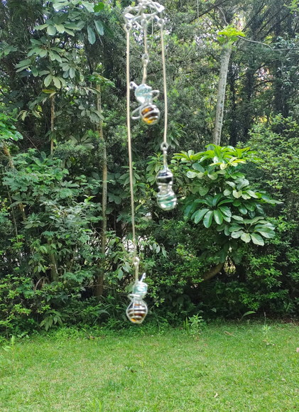 Móbile Suncatcher Abelhinhas Coloridas - Imagem 4