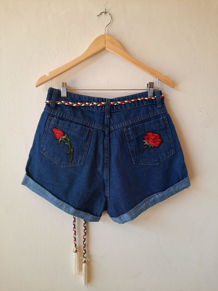 Short Jeans Bordado com com Cinto Artesanal de Brinde - Imagem 3