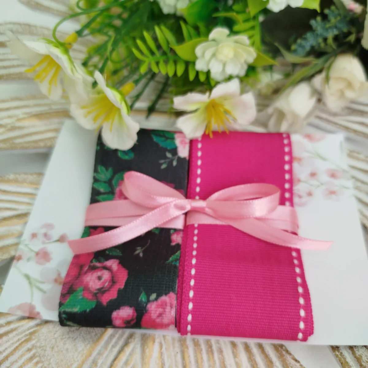Kit de Fitas Floral Preto e Pink — Gorgurão Estampado e Liso com Pesponto