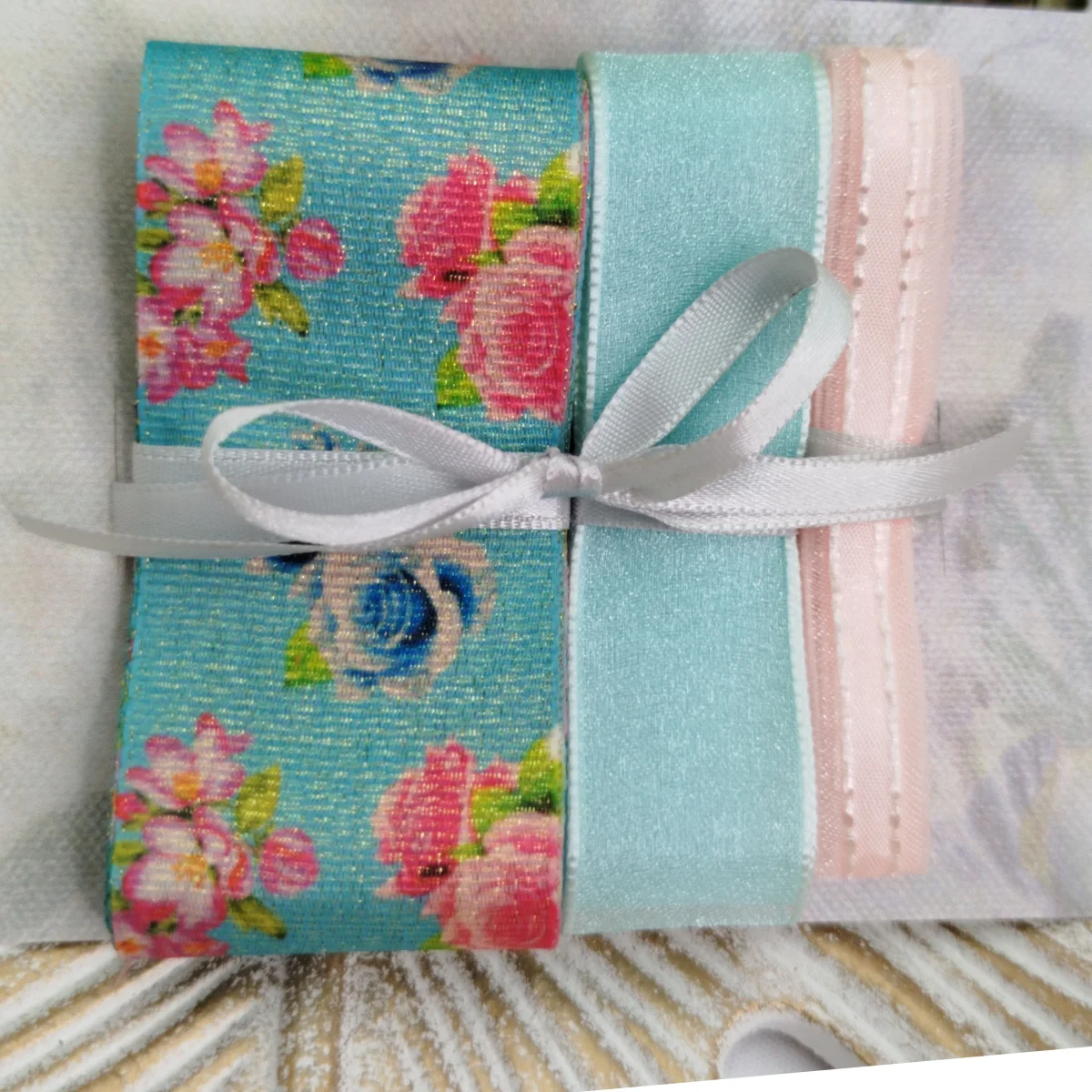 Kit de Fitas Tiffany Floral — Lurex Estampado, Voil com Brilho e Pesponto