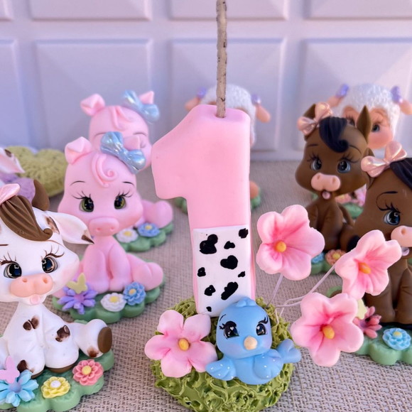 Kit 10 Lembrancinhas + Vela 1 Ano Biscuit | Fazendinha Rosa