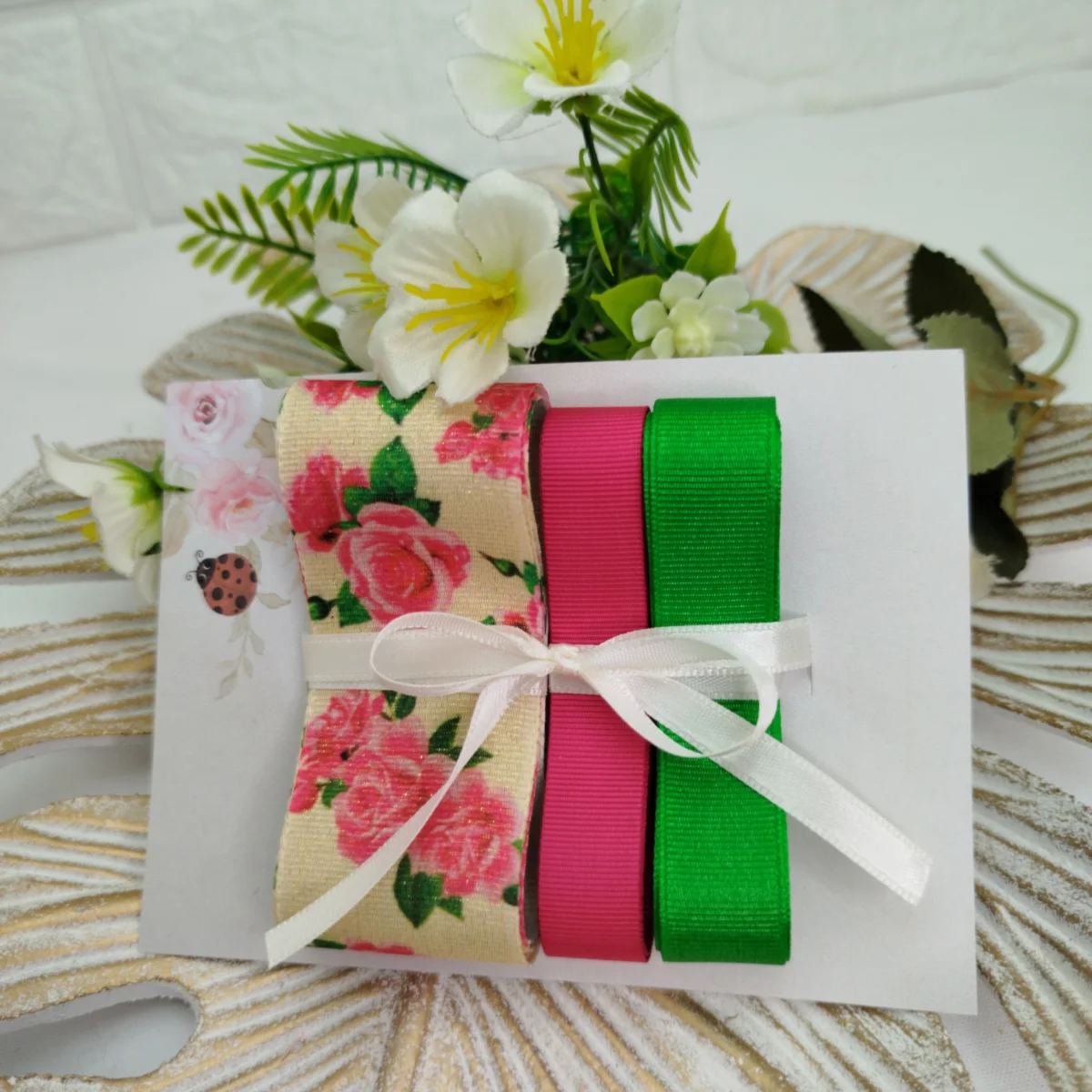 Kit de Fitas Floral Rosas — Lurex Estampado Creme, Gorgurão Pink e Verde