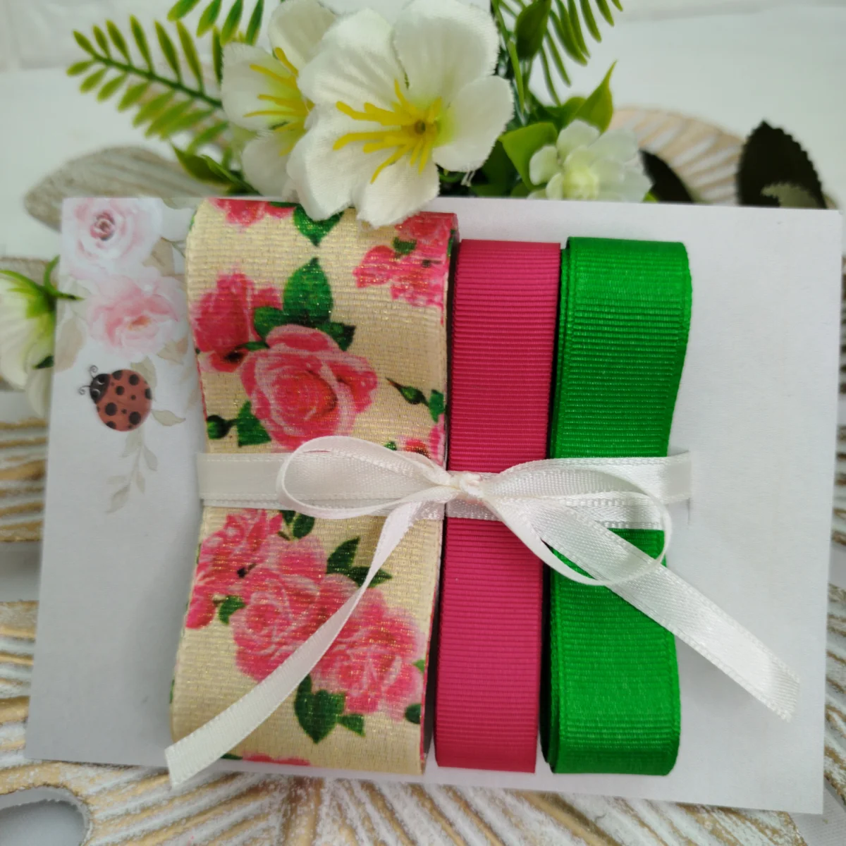 Kit de Fitas Floral Rosas — Lurex Estampado Creme, Gorgurão Pink e Verde - Imagem 6