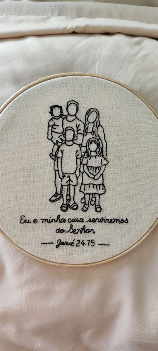 Bastidor bordado de fotografia + frase/ nomes  Médio - Personalizado