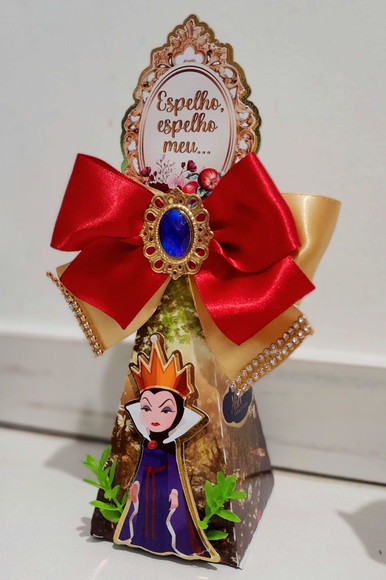 Caixa Pirâmide Luxo Supremo Branca de Neve