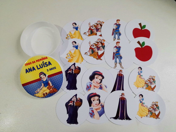 Jogo da Memória na Latinha Plástica Branca de Neve