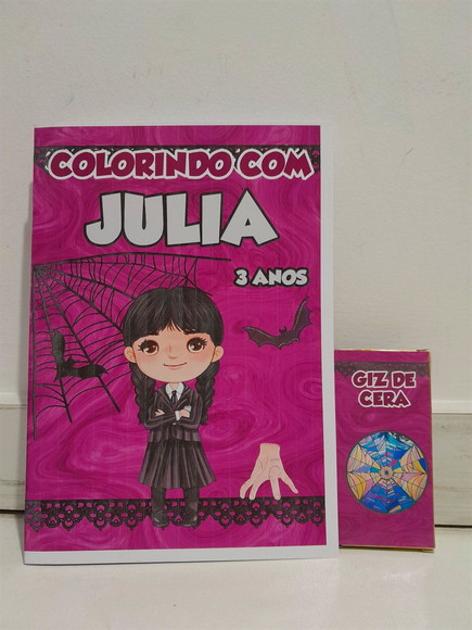 Kit de Colorir Wandinha Adams
