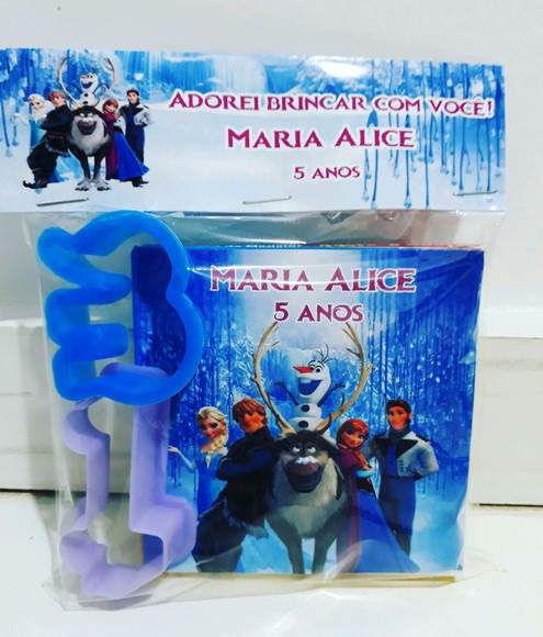 Massinha modelar com forminha personalizada Frozen