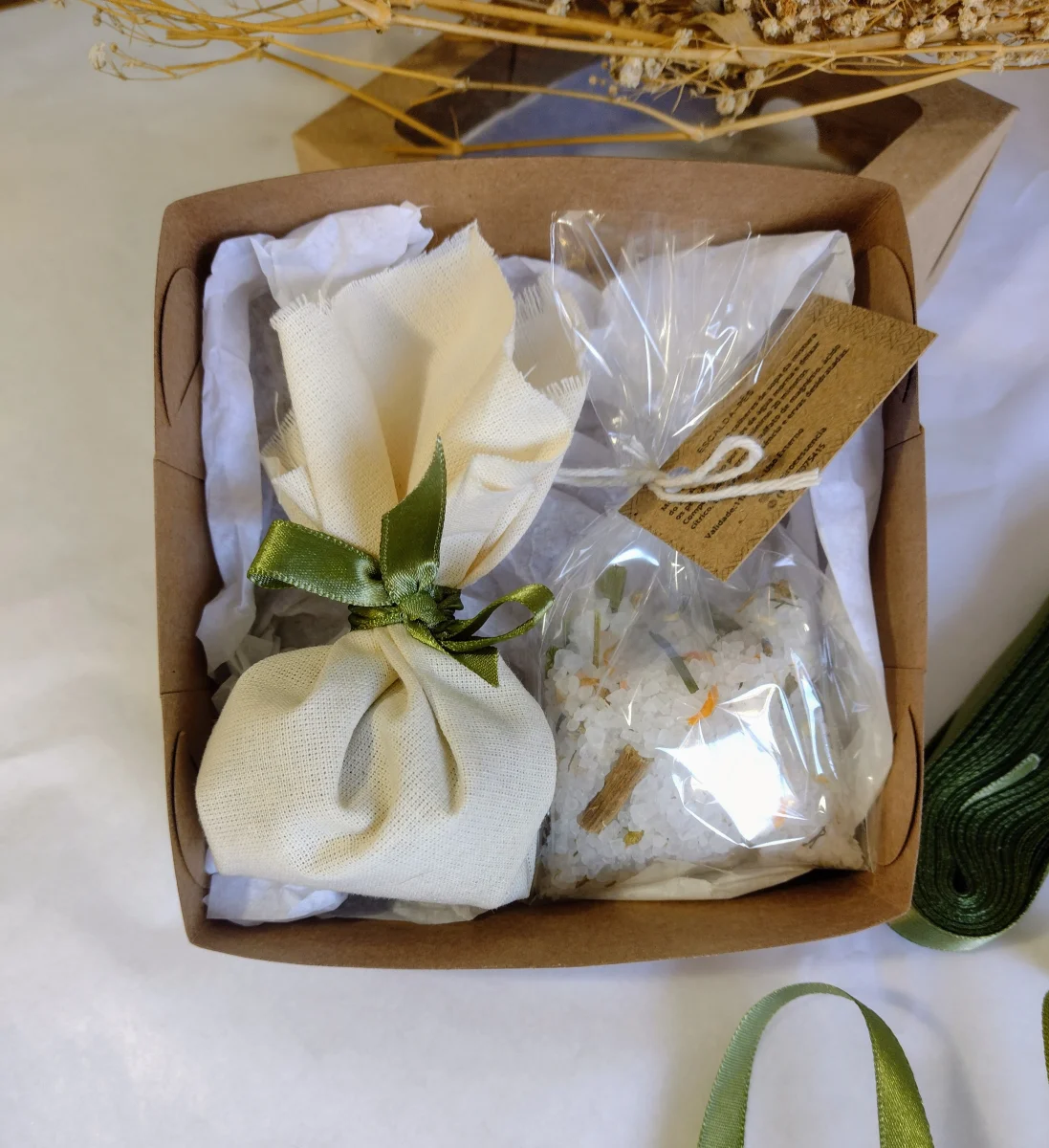 18 Kits Lembrancinhas Personalizadas | Sachê Perfumado e Escalda-pés para Lembrancinha - Imagem 5