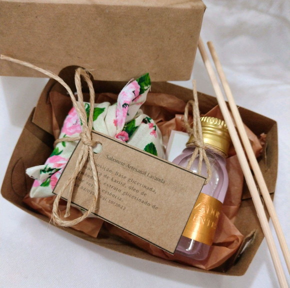 30 Kits Lembrancinhas Sabonete e Difusor.