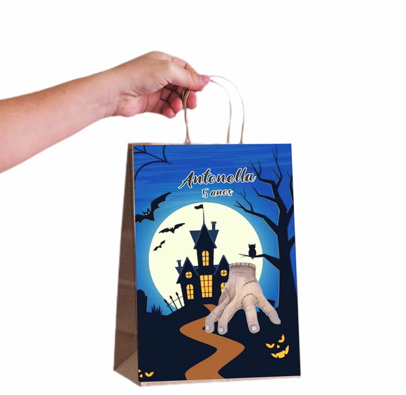 Sacola de Papel Personalizada Mãozinha Wandinha