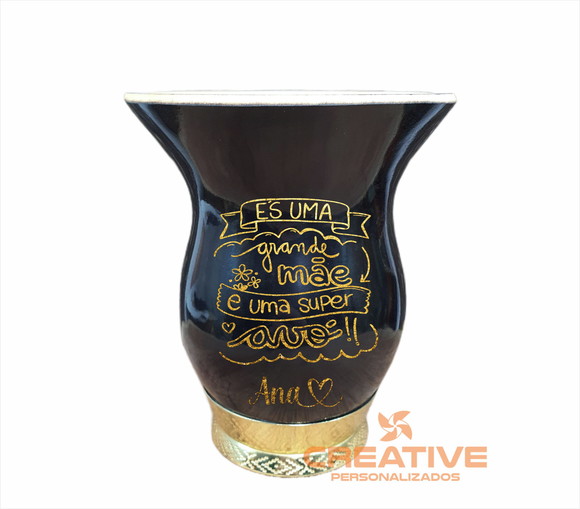 Cuia em porongo preto pé dourado personalizada