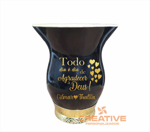 Cuia em porongo preto pé dourado personalizada