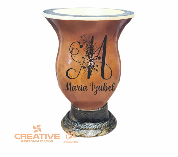 Cuia chimarrão pé tradicional em porongo personalizada