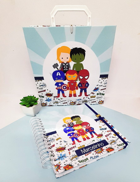 Livro do Bebê com Maleta Cartonada