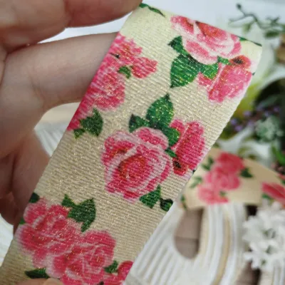 Fita Lurex 38mm No 09 Estampa Rosas com Fios Metalizados Dourados