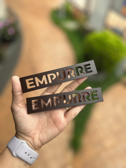 Placa -empurre - Modelo Caulim 15x3cm - Acrílico Pintado
