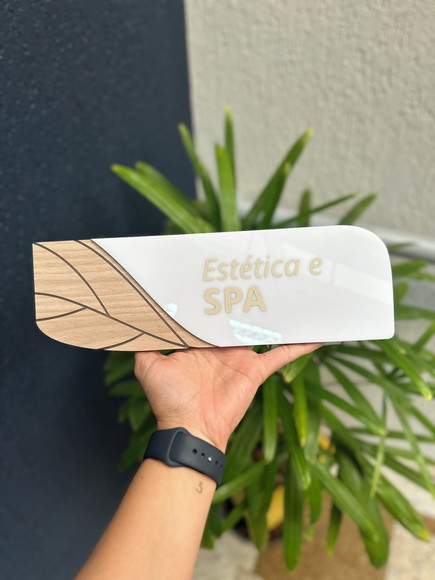 Placa de Id de Sala - Modelo Fuchsita mdf e Acrílico 30x9,8