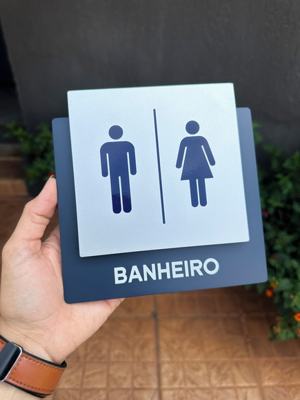 Placa de Identificação de Sala - Modelo Ágata