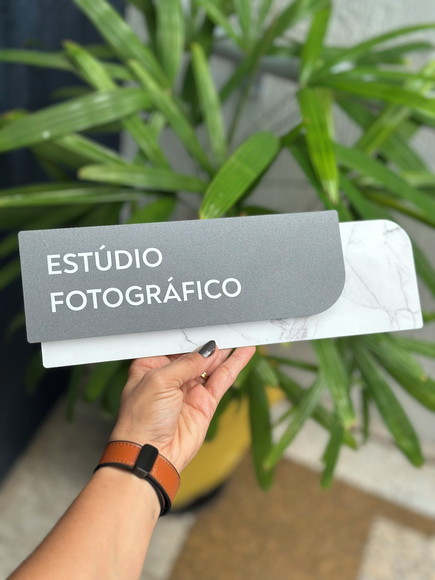 Placa de Identificação de Sala - Modelo Ametista Acrílico