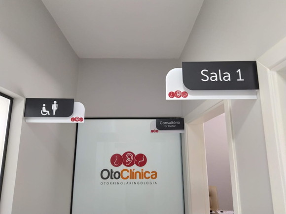 Placa de Identificação de Sala - Modelo Ametista Bandeira