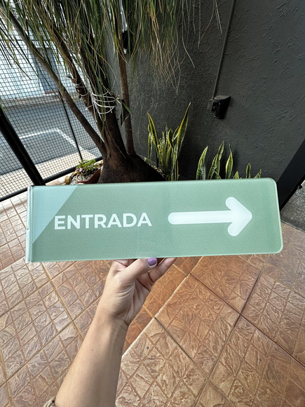 Placa de Identificação de Sala - Modelo Caulim Acrílico